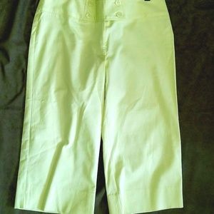 Nicole Miller Capris, Light Celadon Green sz 14